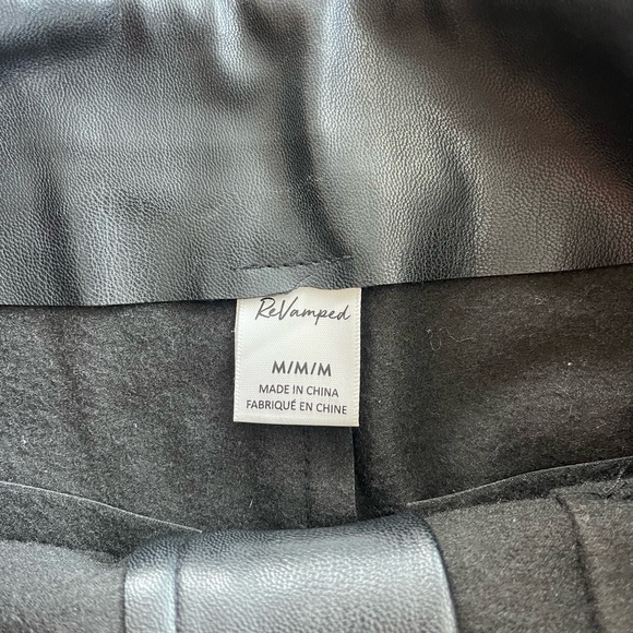 Faux Leather Shorts W/Belt - Picture 4 of 6